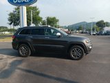 Used 2019 Jeep Grand Cherokee Limited w/ Trailer Tow Group IV image 3