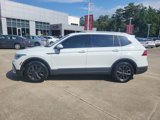 Used 2022 Volkswagen Tiguan SE image 2