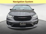 Used 2021 Chrysler Pacifica Limited w/ Uconnect Theater Family Group image 5