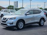 Used 2020 Nissan Rogue SV image 2