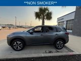 Used 2023 Nissan Rogue SV image 5