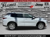 Used 2023 Mitsubishi Outlander ES image 2
