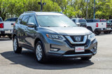 Used 2017 Nissan Rogue SV image 2