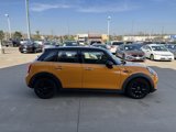 Used 2017 MINI Cooper 4-Door Hardtop image 4