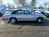 Used 2000 Lincoln Town Car Signature image 3