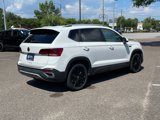 Certified 2022 Volkswagen Taos SEL w/ Panoramic Sunroof Package image 3
