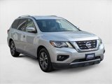 Used 2019 Nissan Pathfinder SV image 3