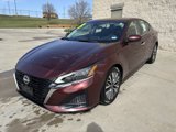 Used 2023 Nissan Altima 2.5 SV image 2