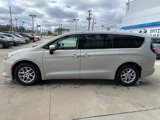 Used 2017 Chrysler Pacifica LX image 6