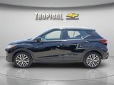 Used 2021 Nissan Kicks SV image 2