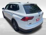 Used 2022 Volkswagen Tiguan SE image 3