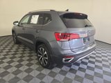 Used 2023 Volkswagen Taos SE w/ Panoramic Sunroof Package image 5