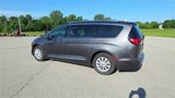 Used 2019 Chrysler Pacifica Touring-L image 5