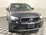 Certified 2025 Volvo XC40 B5 Core image 4