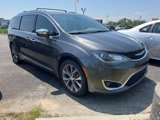 Used 2017 Chrysler Pacifica Limited image 2