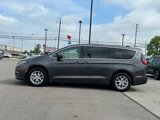 Used 2021 Chrysler Pacifica Touring-L image 3
