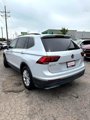 Used 2018 Volkswagen Tiguan SE image 2