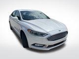 Used 2017 Ford Fusion SE w/ Fusion SE Technology Package image 2