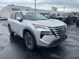 Used 2024 Nissan Rogue SV image 3