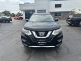 Used 2017 Nissan Rogue SV image 2