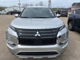 Used 2022 Mitsubishi Outlander SE image 2