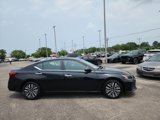 Used 2024 Nissan Altima 2.5 SV image 3