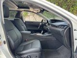 Used 2017 Lexus ES 300h image 3