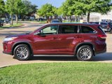 Used 2018 Toyota Highlander FWD V6 image 4