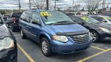 Used 2007 Chrysler Town & Country Touring image 3