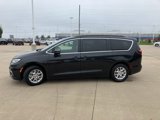 Certified 2022 Chrysler Pacifica Touring-L image 5