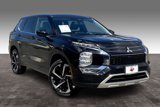 Used 2023 Mitsubishi Outlander SE image 3