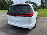 Used 2023 Chrysler Pacifica Touring-L image 5
