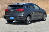 Used 2022 Kia Niro EX image 3