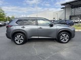 Used 2023 Nissan Rogue SV image 2