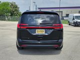 New 2025 Chrysler Pacifica Limited image 4