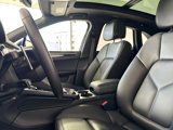 Certified 2024 Porsche Macan image 5