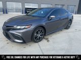 Used 2022 Toyota Camry SE image 2
