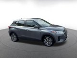 Used 2024 Nissan Kicks SV image 2