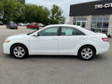 Used 2011 Toyota Camry LE image 2