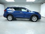 Used 2020 Nissan Rogue SV image 2