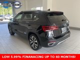 Certified 2022 Volkswagen Taos SE image 2