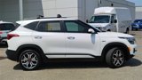 Used 2021 Kia Seltos SX w/ SX Sunroof Package image 2