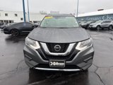 Used 2019 Nissan Rogue SV image 2