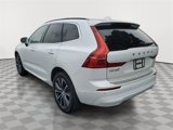 Used 2022 Volvo XC60 B5 Momentum image 4