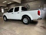 Used 2019 Nissan Frontier SV image 2