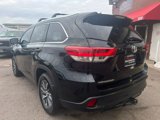 Used 2017 Toyota Highlander XLE image 3