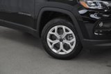 New 2025 Jeep Compass Latitude image 4