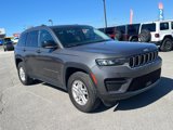 Used 2023 Jeep Grand Cherokee Laredo image 3