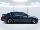 Used 2017 Nissan Altima 2.5 SL w/ Moonroof Package image 2
