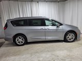 Used 2021 Chrysler Pacifica Limited image 4